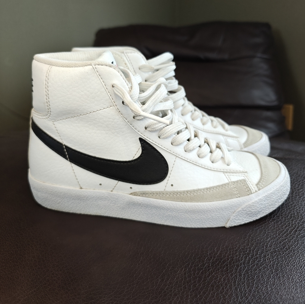 NIKE Blazer Mid 77 Vintage White Black